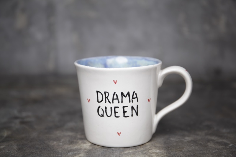 Кружка с надписью «Drama Queen» (королева драмы)