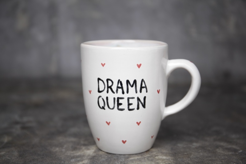 Кружка с надписью «Drama Queen» (Королева драмы)